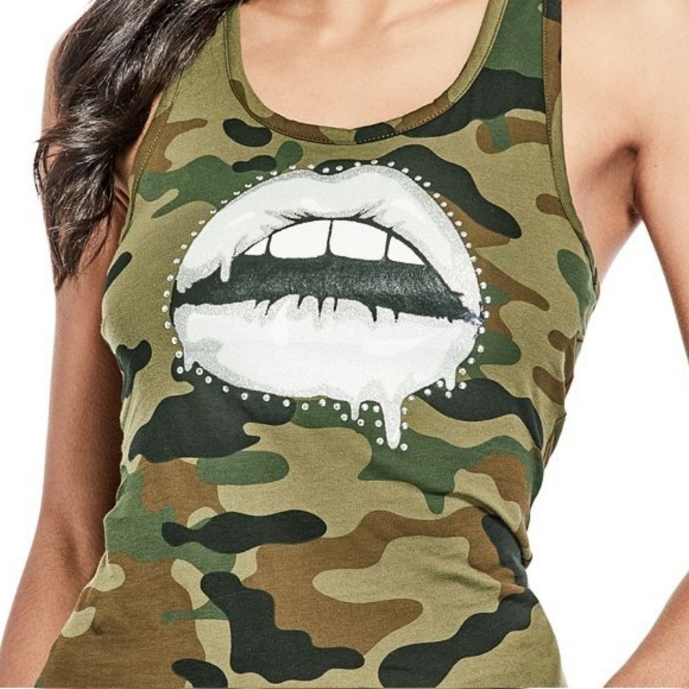 NEW G by GUESS Mattie Lips Graphie Tank XS - Picture 2 of 3